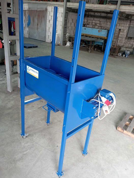 Змішувач кормів,комбікормів,кормосмеситель,горизонтальний