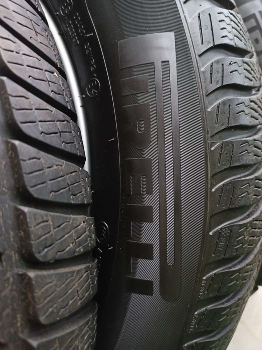 Opony Zimowe 17 cali 225/60/17 "PIRELLI SCOTTOZERO 3"