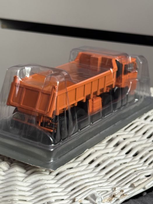 Tatra 813 8x8 1/43