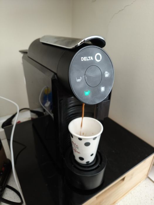 Máquina de café Delta Q (com leite)