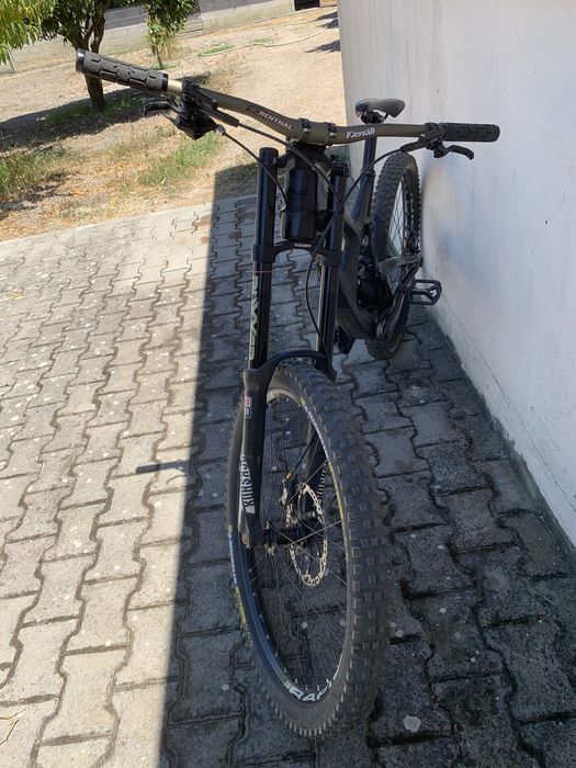 Bicicleta Downhill Intense M16 Pro 2016