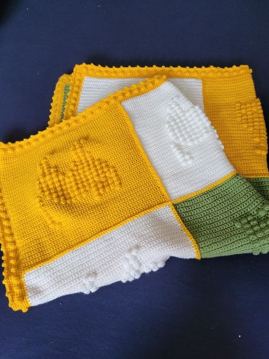 Szydełkowy kocyk z kotkami