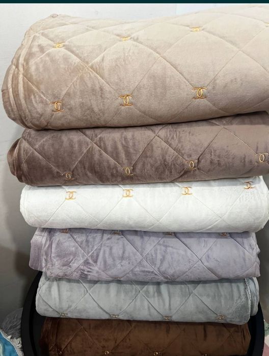 велюрове покривало на ліжко