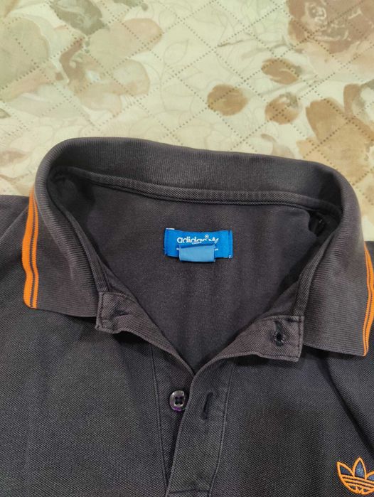 Polo Adidas tam. L em excelente estado