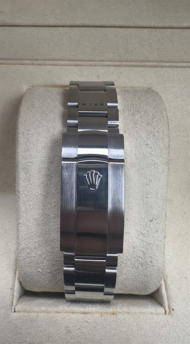 Rolex Date Just 41mm rhodium dial