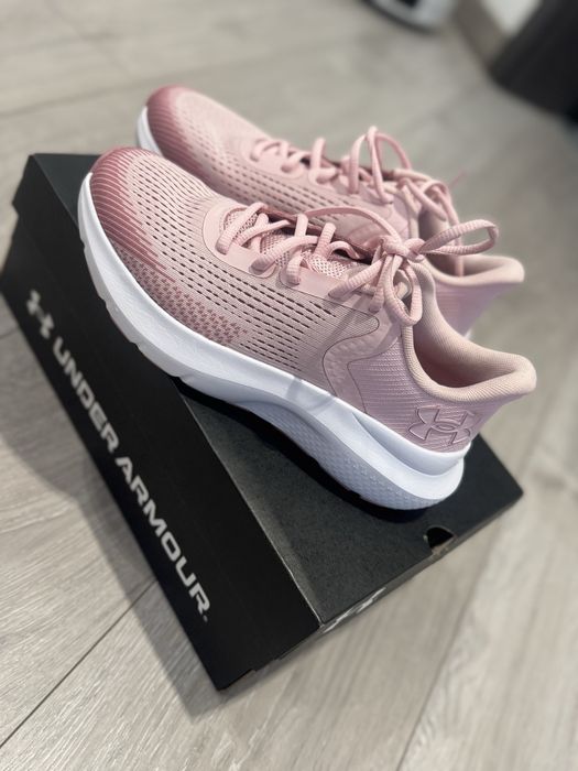 Кросівки under armour