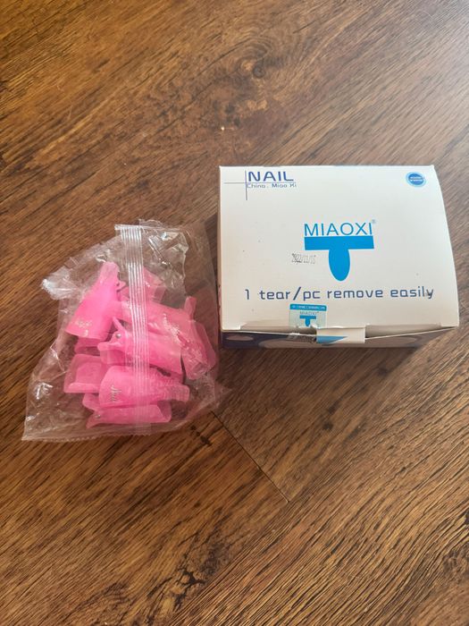 Waciki z acetonem do paznokci + klipsy na paznokcie różowe, manicure