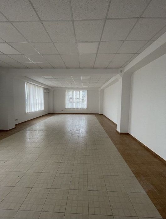 Продаж офісно-складського комплексу