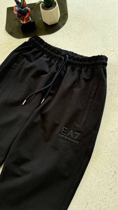 Чоловічі мужские  штани  Armani EA7