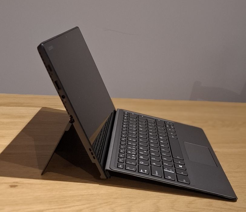 Lenovo Miix 520 – 2-in-1 | i5 | 8GB RAM | 256GB SSD | Touchscreen64740608298753121