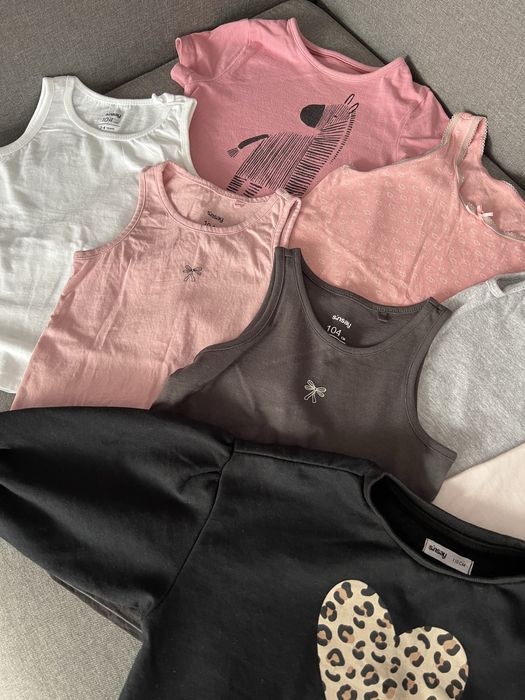 Лот одягу р.104 майки,маєчка,світшот,плаття