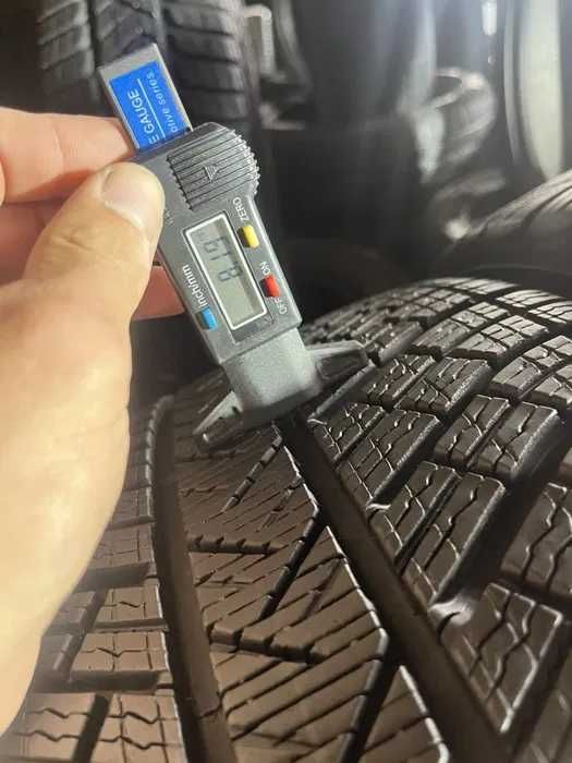 Купити різношорокий комплект шин гуми резини  275/35 R20 + 245/40 R20 доставка, гарантія. Професійний підбір оптимальних шин під ваші умови.