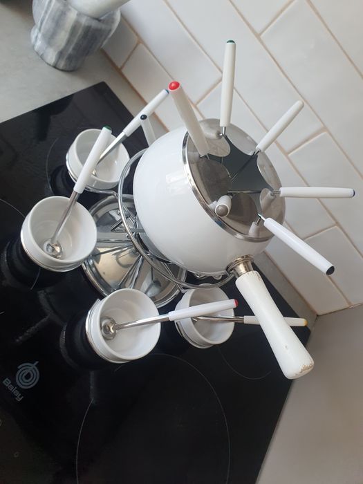 Fondue em bom estado64751671976707121