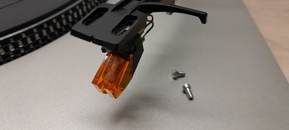 Gramofon Technics SL-B202