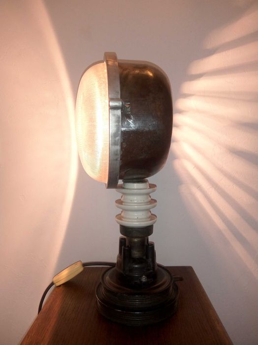 lampa stojąca industrialna loft reflektor