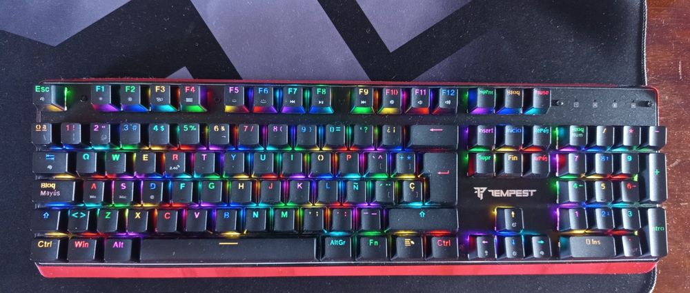PC gamer num ótimo estado de preservação