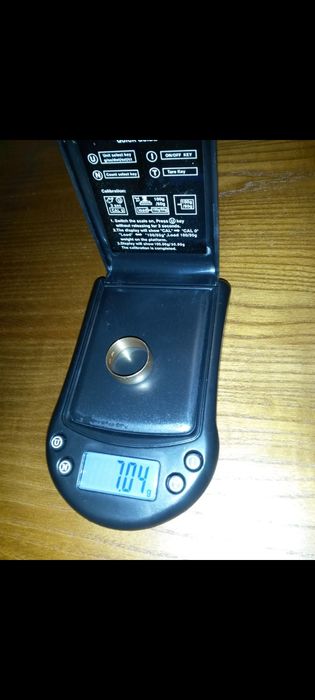 Золотое кольцо проба 585 ) 7,04 грамм) наружный д.21,8)внутри-19,2