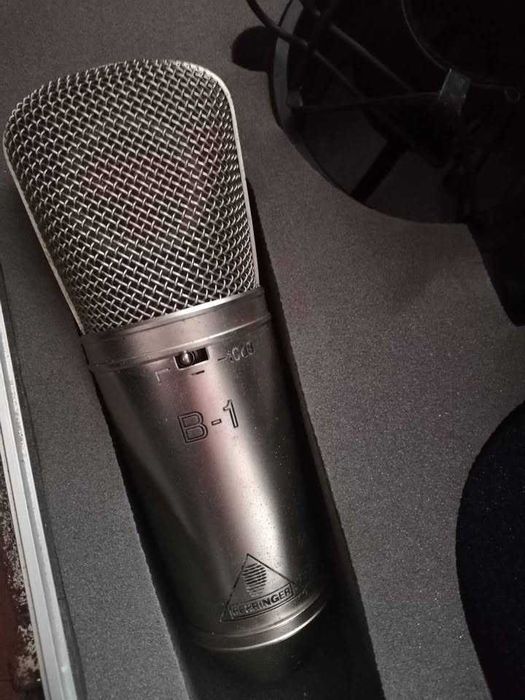 Behringer C-1 Large Diaphragm Cardioid Condenser Microphone