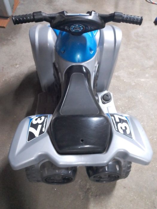 Moto 4 elétrica para criança