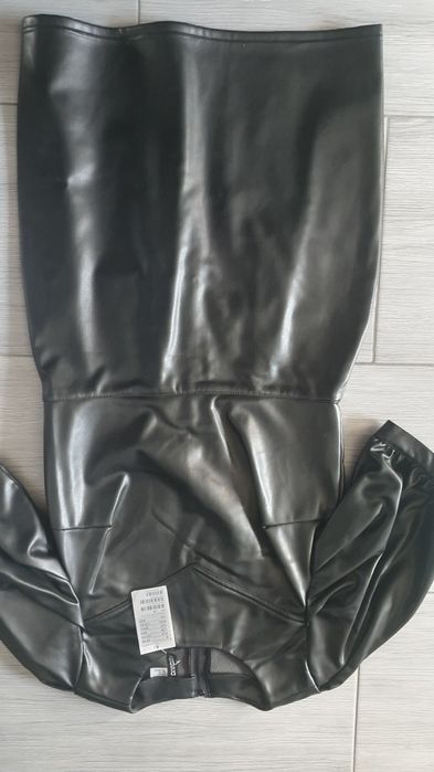 Sukienka H&M ze skóry ekologicznej