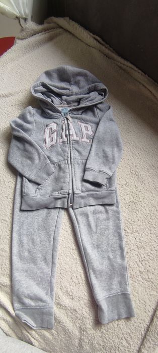 Dres GAP r.98 stan idealny