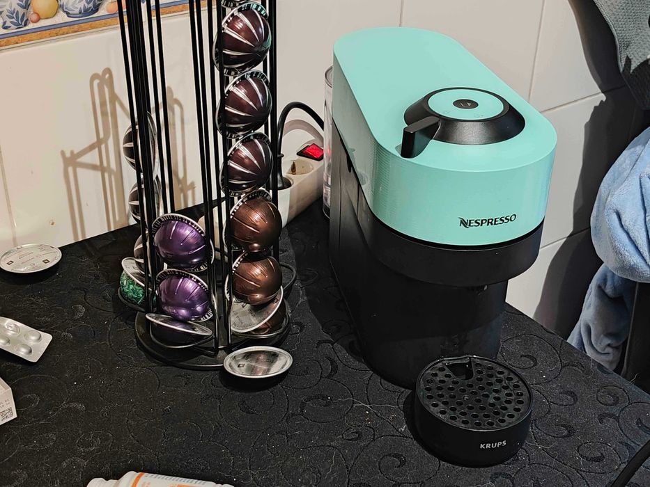 Máquina Nespresso Vertuo em Excelente Estado