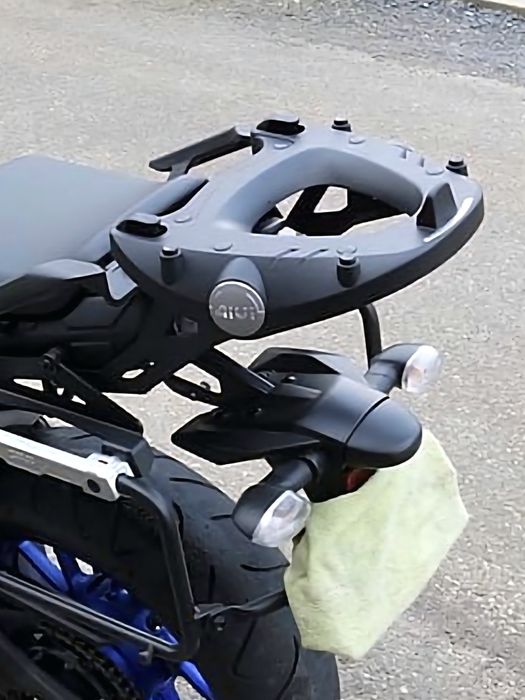 GIVI M5 Monokey + Suporte lateral em ferro  Givi 1111FZ