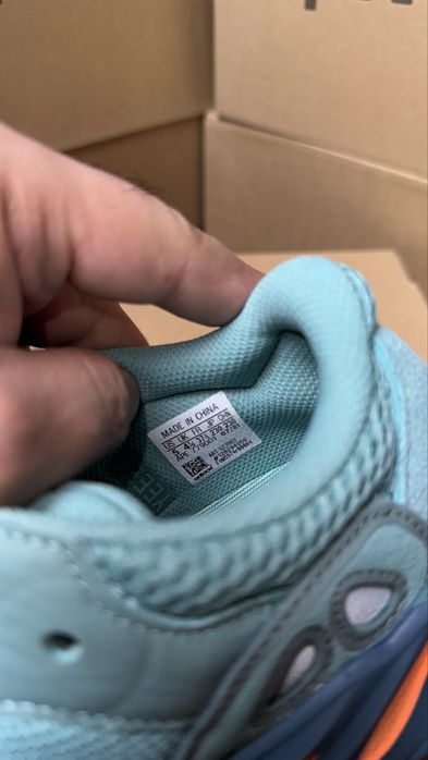 100% ОРИГІНАЛ! Кросівки Adidas Yeezy Boost 700  36, 36 2/3