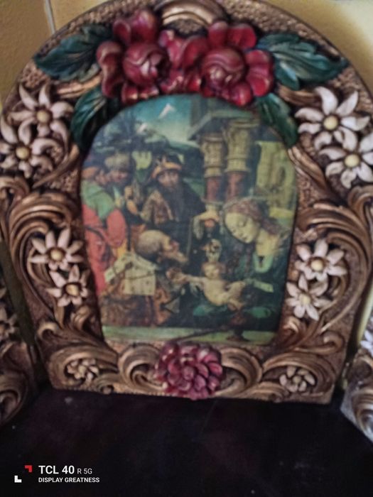 Tríptico antigo pintado à mão