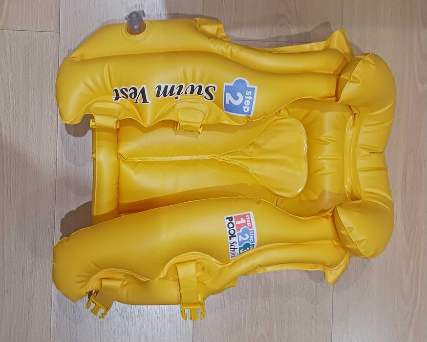 Colete insuflável para criança