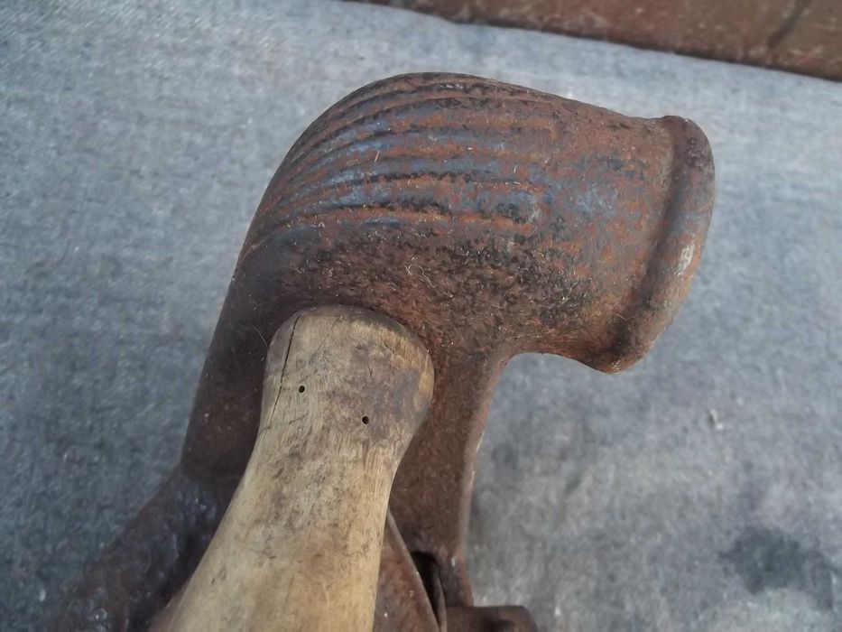 Stare żelazko na węgiel Neptun Końskie