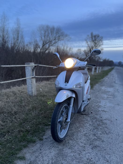 Продам скутер piaggio liberty 4t на оригинальних деталях