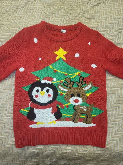 Новорічний светрик , підійде як дівчинці так і хлопчику  122-128 р