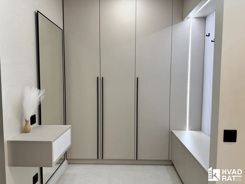 Перша здача ! 1км квартира біля ТЦ Велес