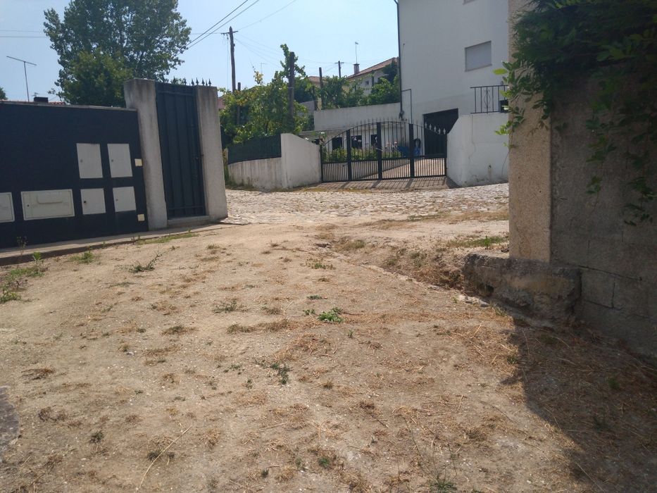 Vende-se ou Aluga-se 600€ Terreno rústico em Fafe - Calvelos