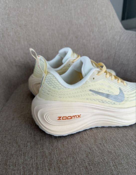 Nike vomero plus - size 38