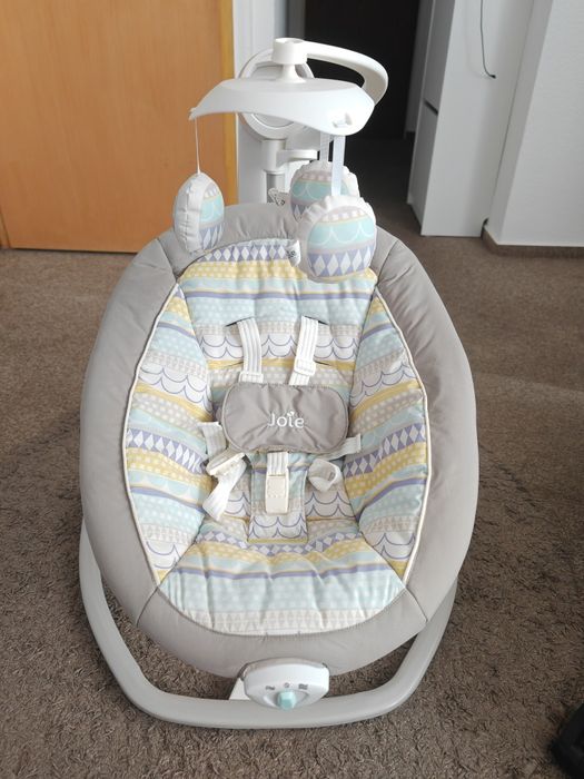 Huśtawka dla niemowląt bujaczek  Joie