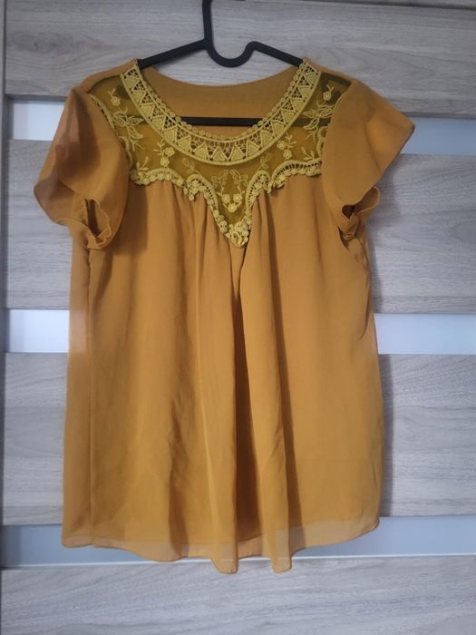 Musztardowa bluzka