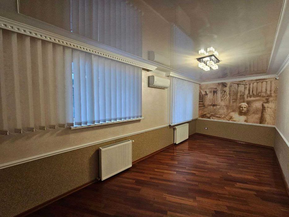 Оренда комерційного приміщення, центр, вул. Шептицького