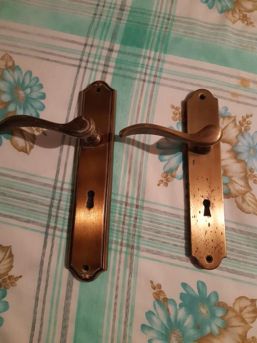 Fechadura dobradiça e puxador