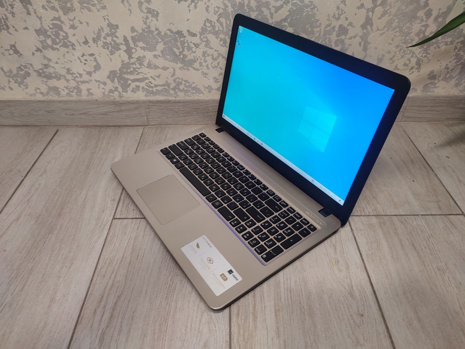 Ноутбук Asus X540 Celeron/4gb/HDD 160gb/intel HD /АКБ 3-4год