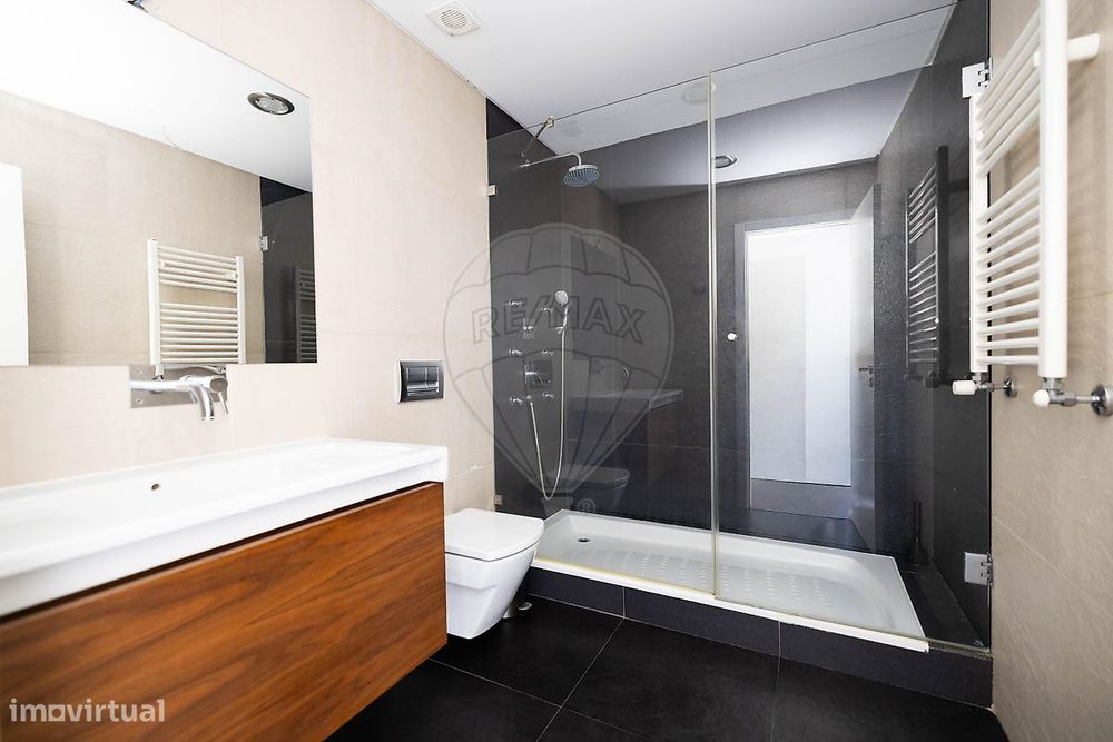 Apartamento T4 para arrendamento