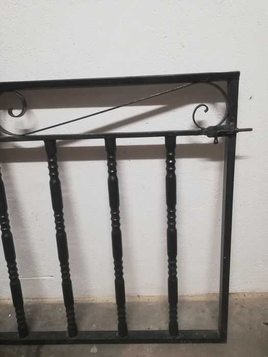 Portão de ferro pequeno