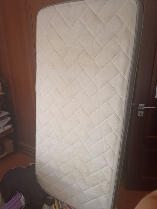 Vendo cama com colchão single