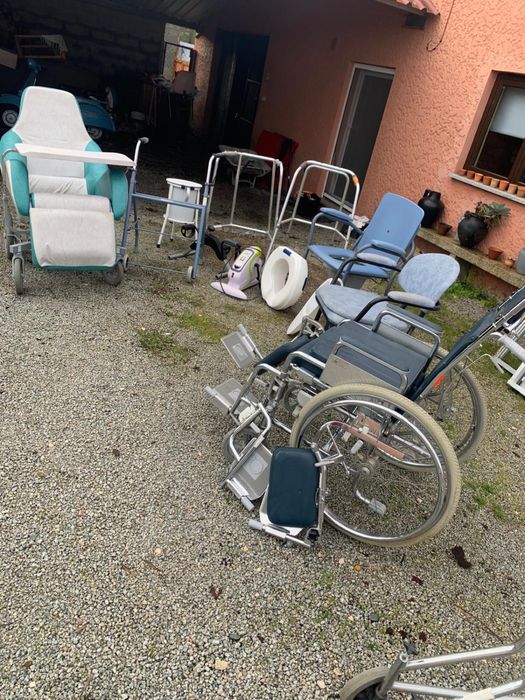 Cama articulada  e mais mobiliario de gereatria