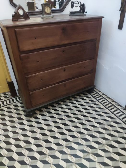 Cómoda/escrivaninha