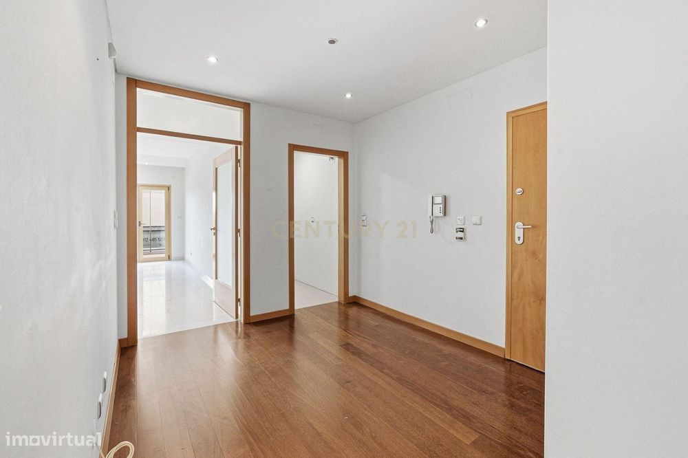 Apartamento T3 com box de 30 m² | Vila Chã – Amadora