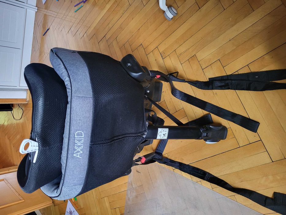 Fotelik samochodowy Axkid Minikid 2.0 RWF 9-25 kg - bardzo dobry stan