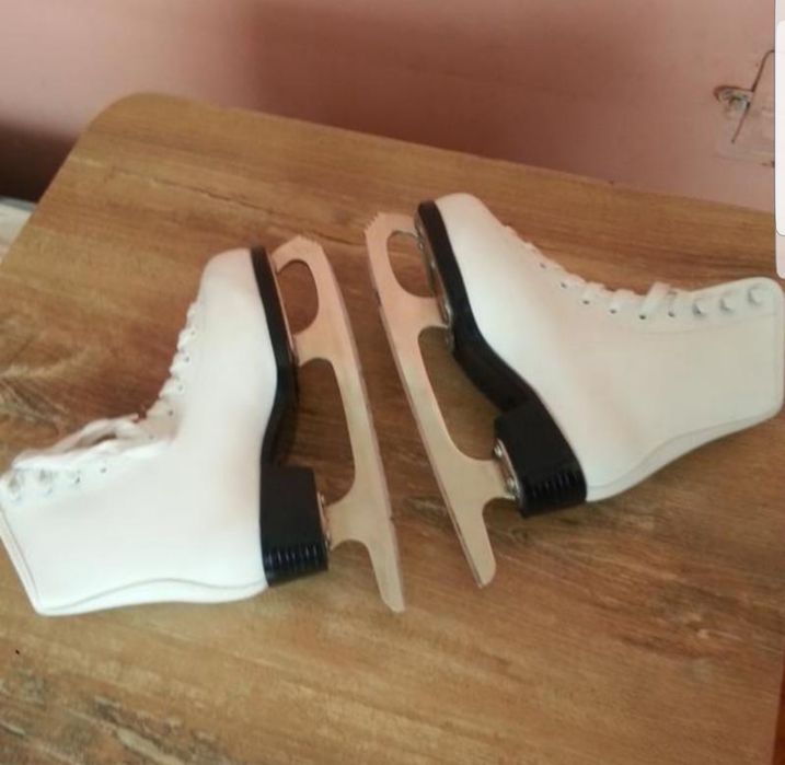 Білі ковзани на дівчинку 31 розмір