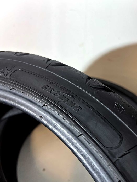 Pneus Sebring UHP - 205/40/17 - Excelentes